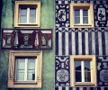 Štiri okna in dve barviti fasadi